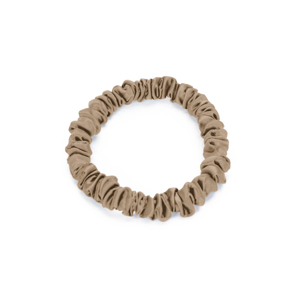 Champagne Blissy Skinny Scrunchies Close-Up – Blissy 22 Momme Silk
