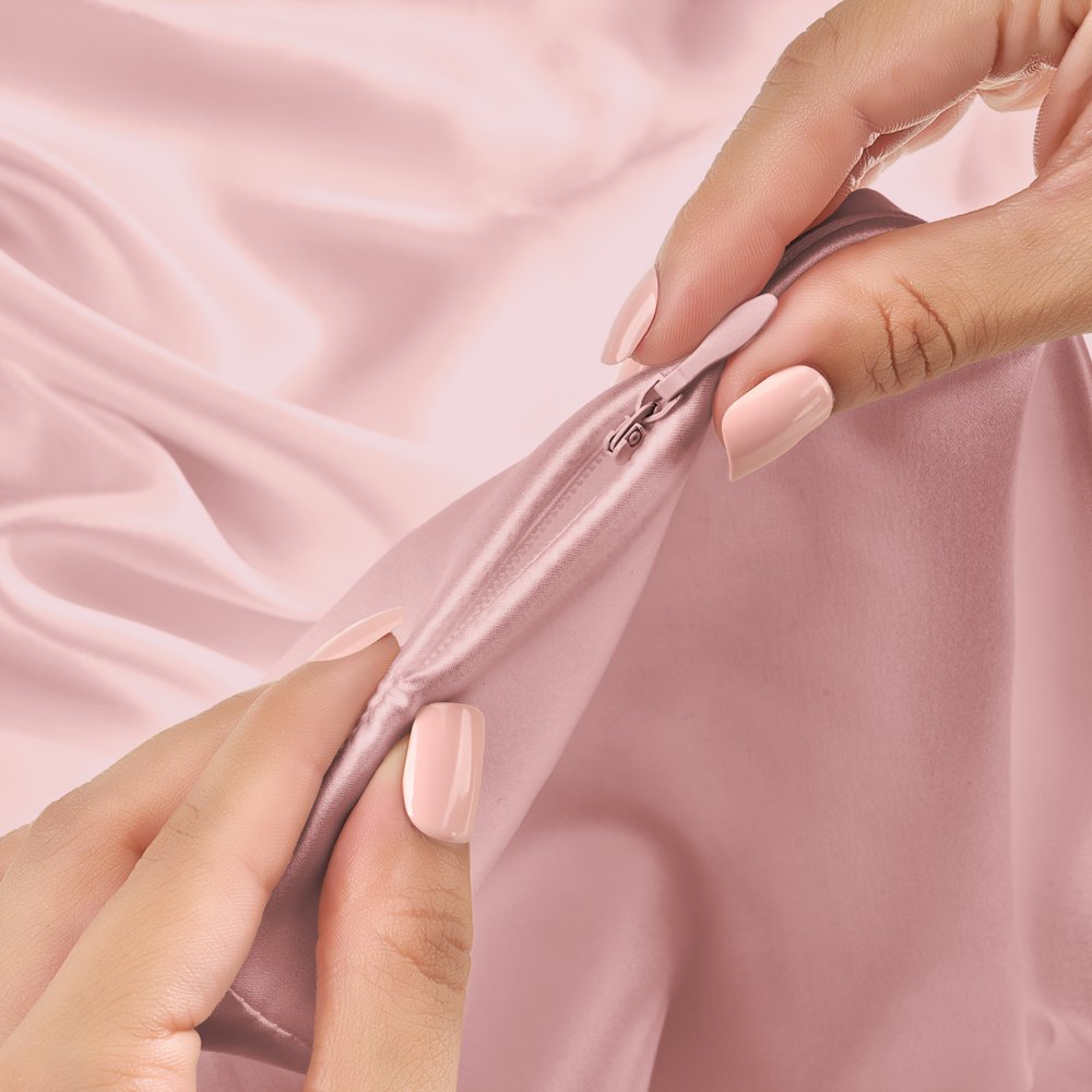 Blissy Pink Silk Crescent Pillowcase Detail – King