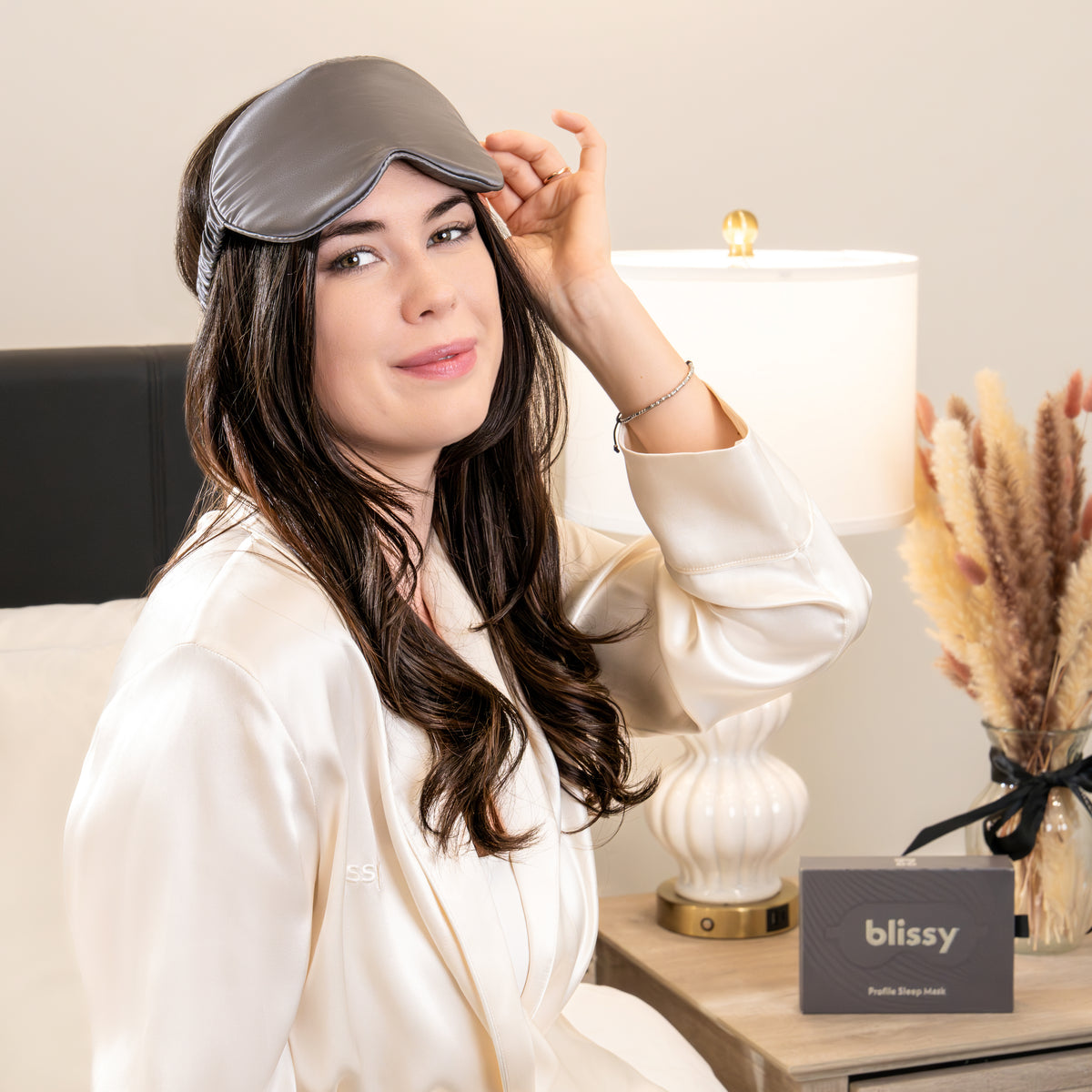 Blissy Grey Silk Sleep Mask Detail –
