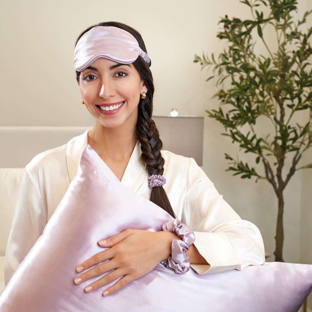 Blissy Standard Lavender Blissy Dream Set Lifestyle – Mulberry Silk