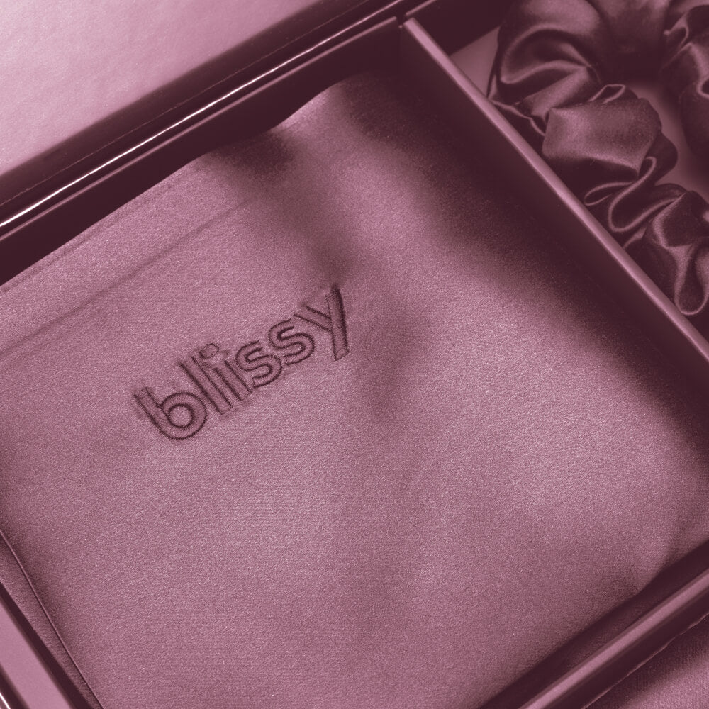 Blissy Plum Silk Blissy Dream Set Detail – Standard