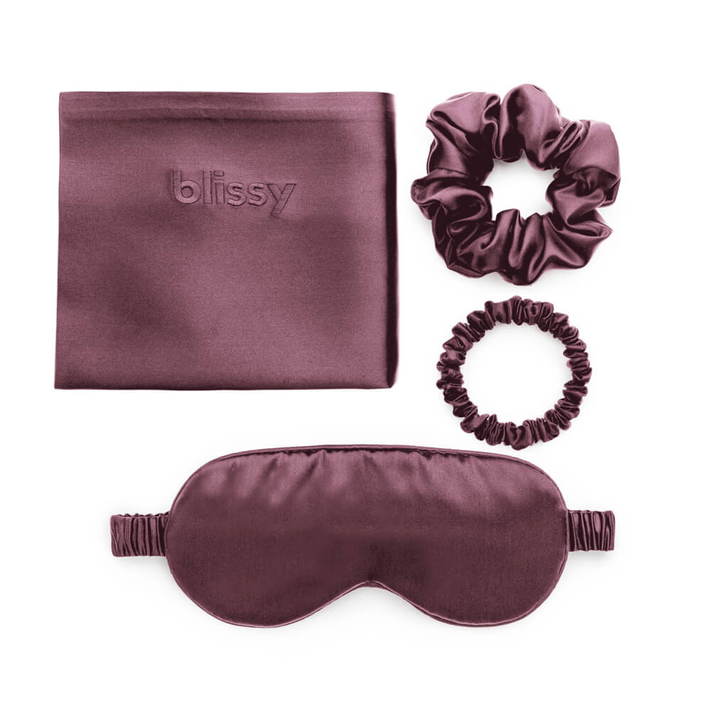 Blissy Standard Plum Blissy Dream Set Lifestyle – Mulberry Silk