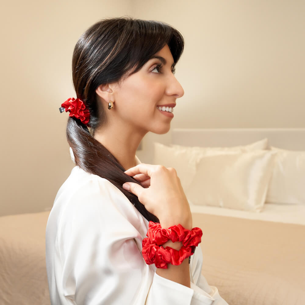 Blissy Red Blissy Scrunchies Lifestyle – Mulberry Silk