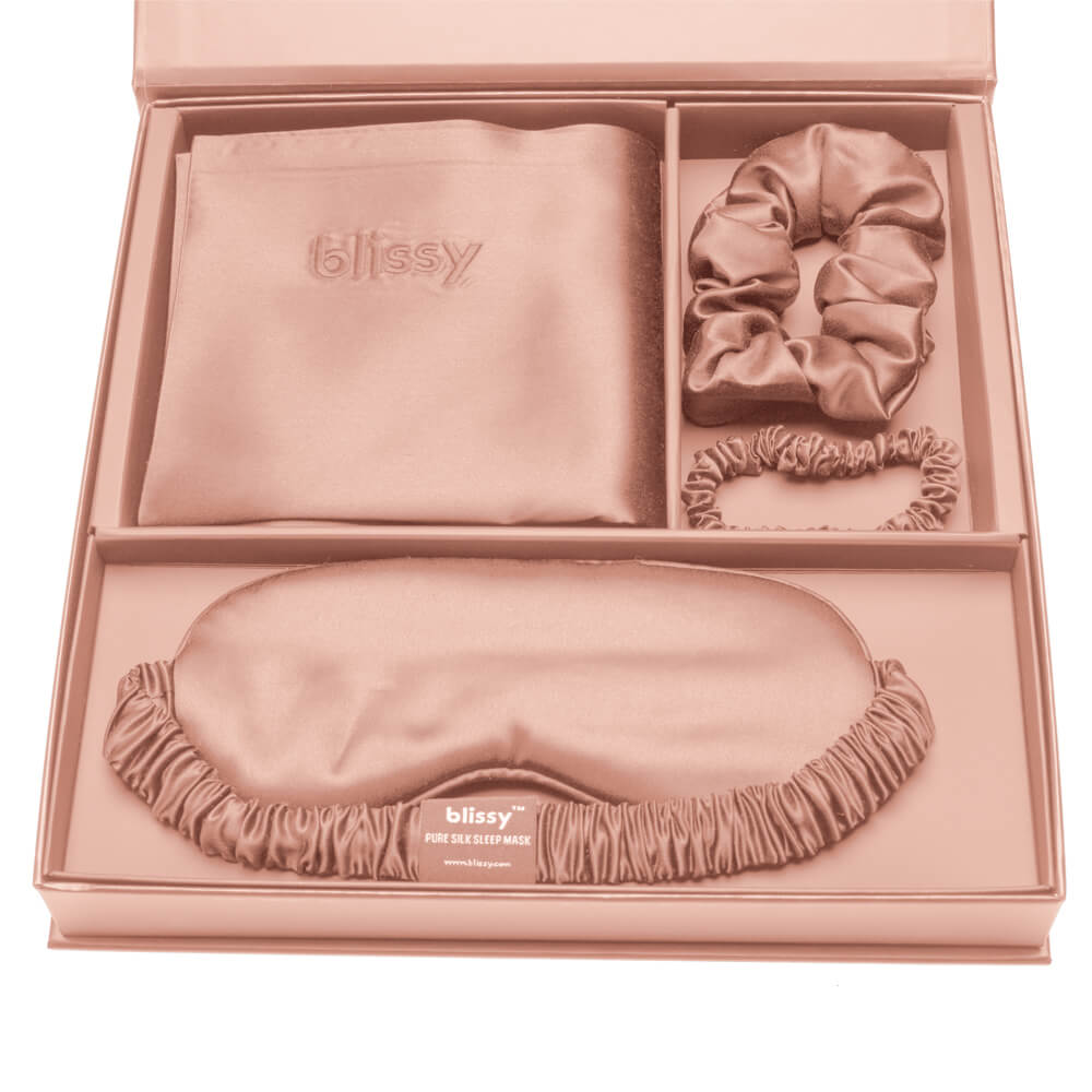 Blissy King Rose Gold Blissy Dream Set Lifestyle – Mulberry Silk