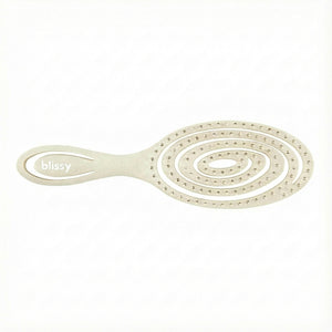 Cream Blissy Detangling Brush Close-Up – Blissy 22 Momme Silk