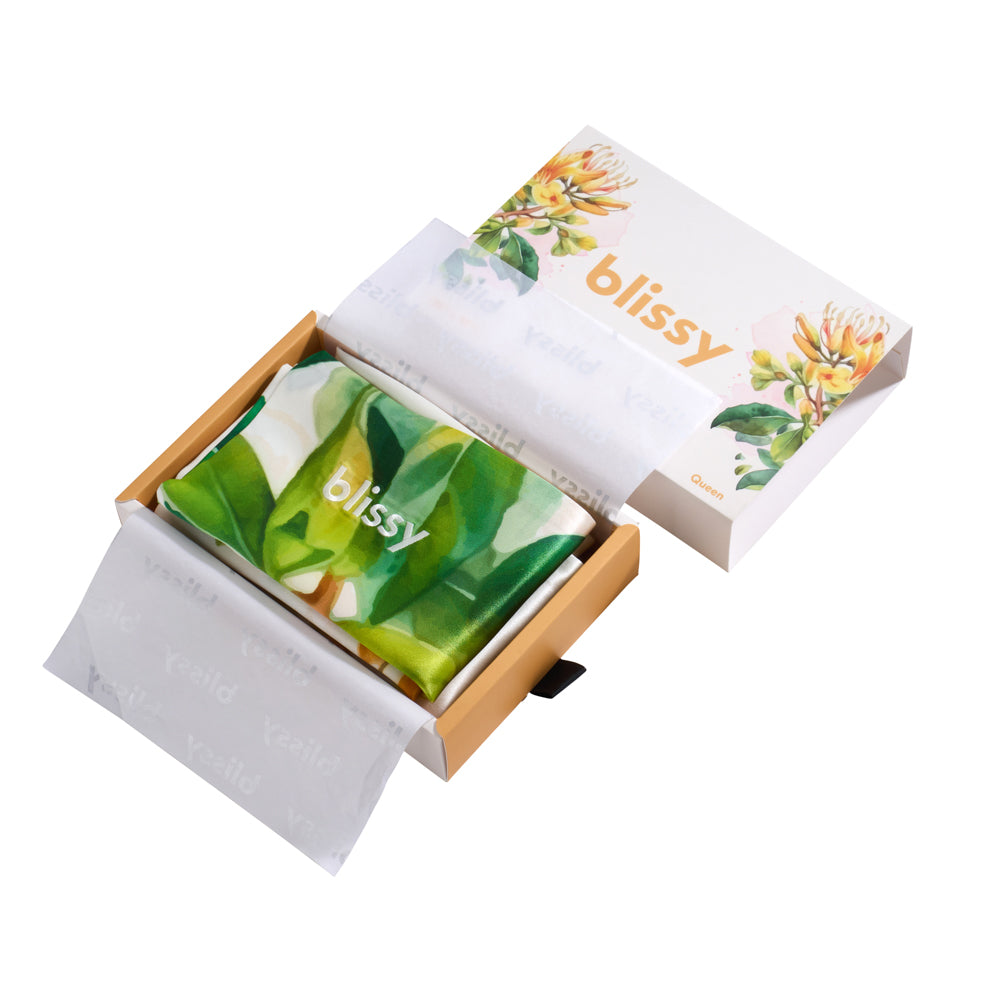 Blissy Queen Zodiac Flower Pillowcase Lifestyle – Mulberry Silk
