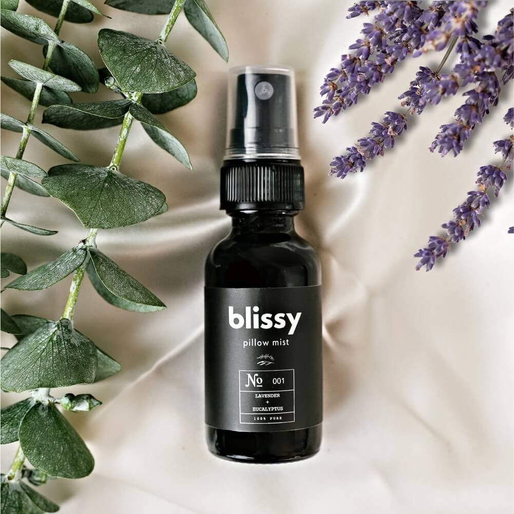 Award-Winning Aromatherapy Spray Blissy Sleep & Pillow Mist Close-Up – Blissy 22 Momme Silk