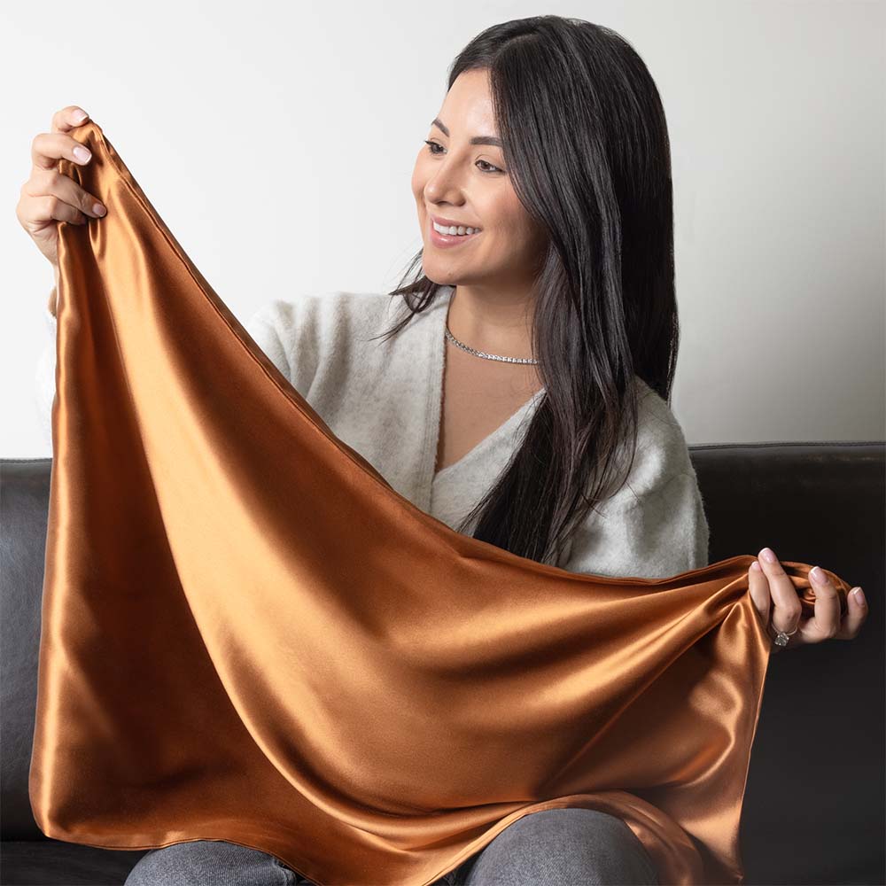 Blissy Bronze Silk Pillowcase Detail – King