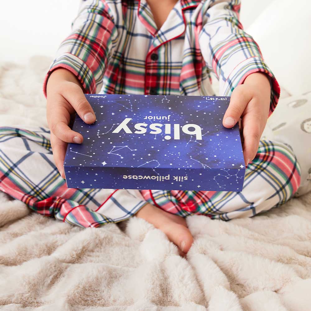 Blissy Night Sky Pillowcase Lifestyle – Mulberry Silk