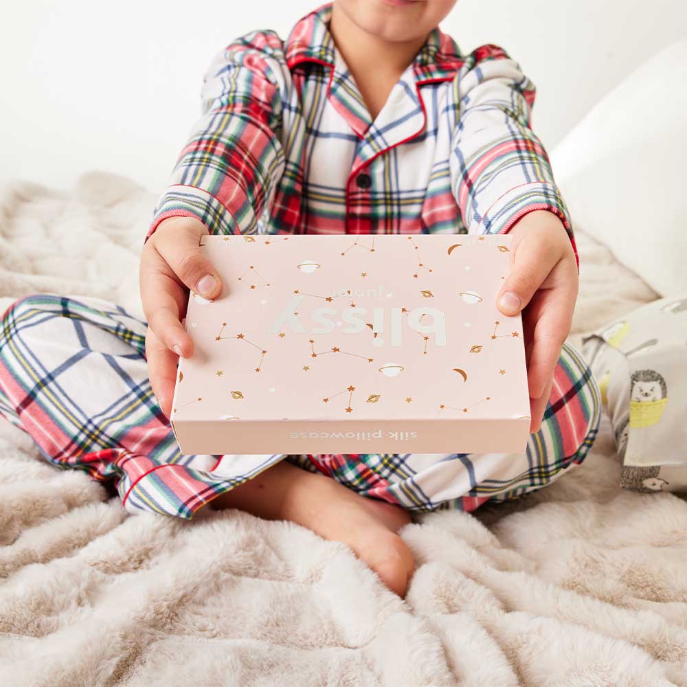 Blissy Pink Galaxy Pillowcase Lifestyle – Mulberry Silk