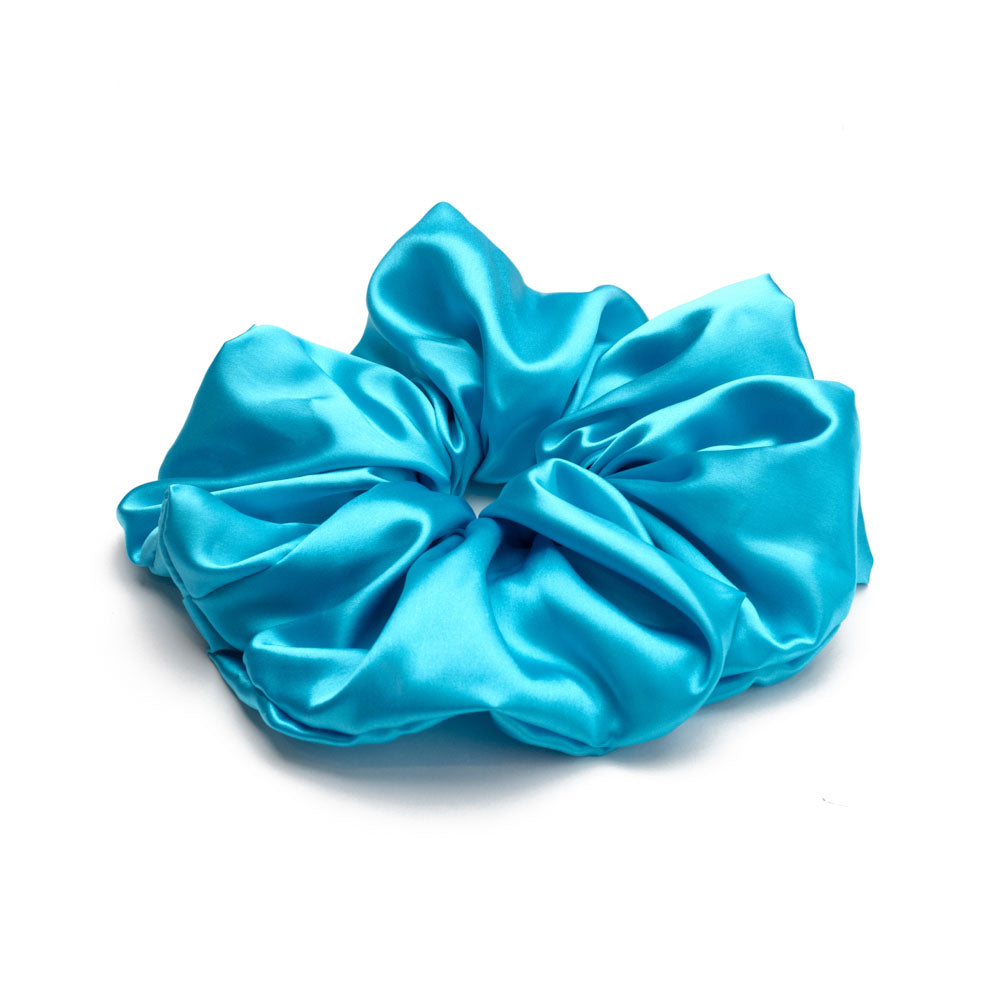Blissy Bahama Blue Blissy Oversized Scrunchie Lifestyle – Mulberry Silk