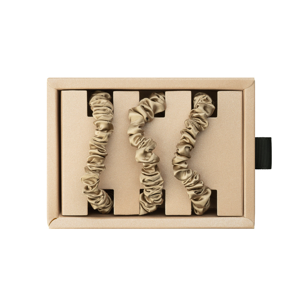Blissy Taupe Blissy Skinny Scrunchies Lifestyle – Mulberry Silk